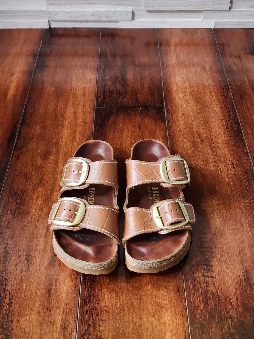 Birkenstock Arizona Croc Embossed Leather Sandals Brown Big Buckle EU 37 US 6
